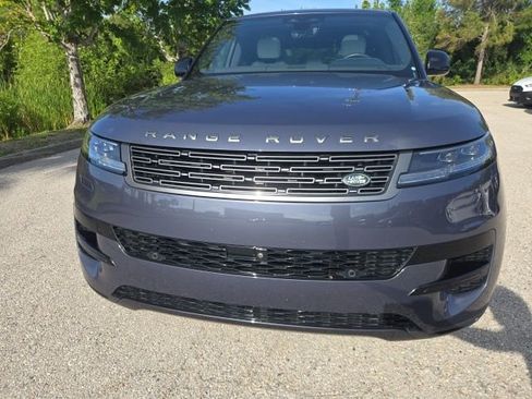 Used 2025 Land Rover Range Rover Sport image 7