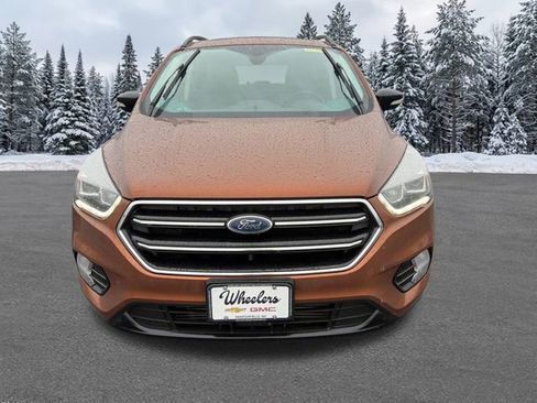 Used 2017 Ford Escape Titanium image 9