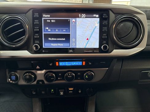 Used 2022 Toyota Tacoma Limited image 18