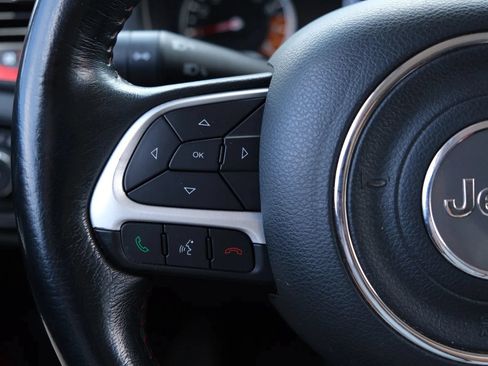 Used 2019 Jeep Renegade Trailhawk AWD/4WD image 23