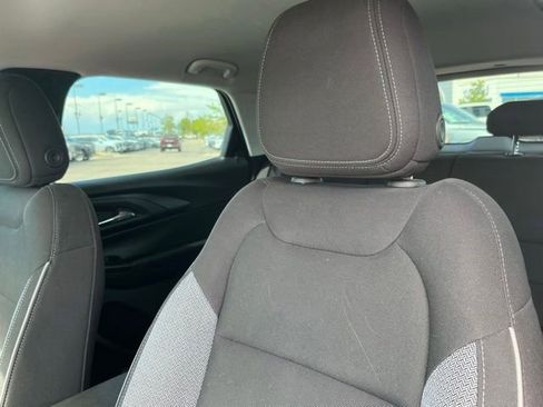 Used 2023 Chevrolet TrailBlazer LS FWD image 12