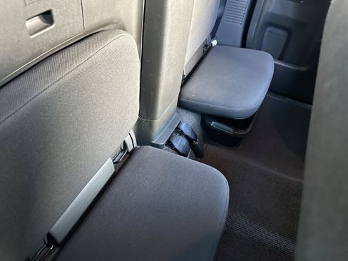 Used 2018 Nissan Frontier SV RWD image 17
