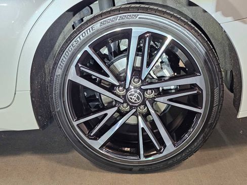 Used 2025 Toyota Camry XSE w/ Premium Plus Package image 8