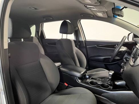 Used 2020 Kia Sorento AWD V6 image 10