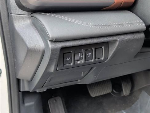Used 2024 Subaru Outback Touring AWD/4WD image 15