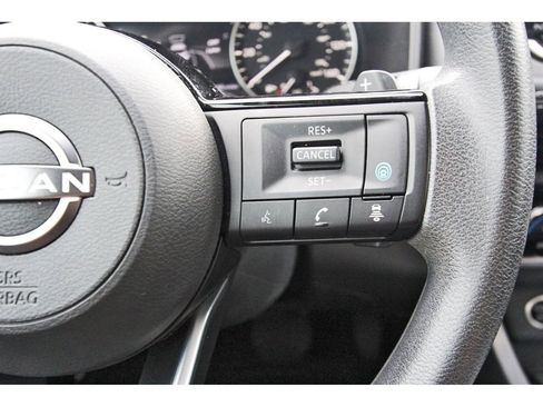 Used 2023 Nissan Rogue SV image 14