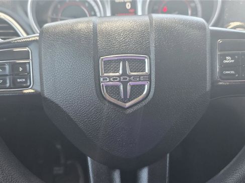 Used 2019 Dodge Journey SE FWD image 17