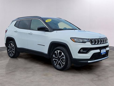 Used 2023 Jeep Compass Limited w/ Sun and Sound Group image 3