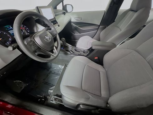 Used 2025 Toyota Corolla SE image 15