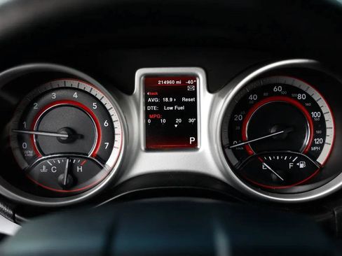 Used 2020 Dodge Journey SE FWD image 28