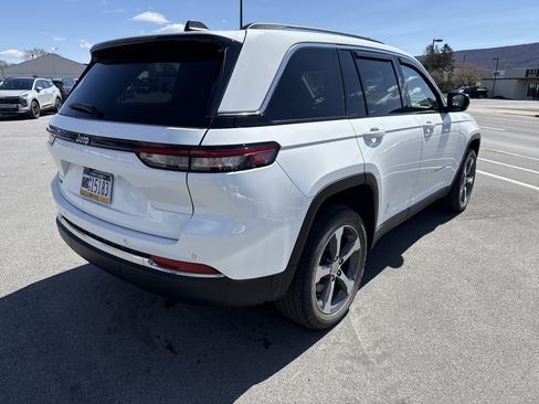 Used 2022 Jeep Grand Cherokee Limited 4xe image 3