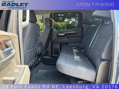 Used 2022 Chevrolet Silverado 1500 LT w/ Z71 Off-Road Package AWD/4WD image 23