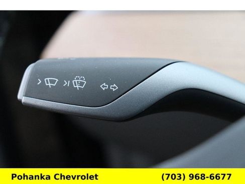 Used 2024 Tesla Model Y Performance image 9