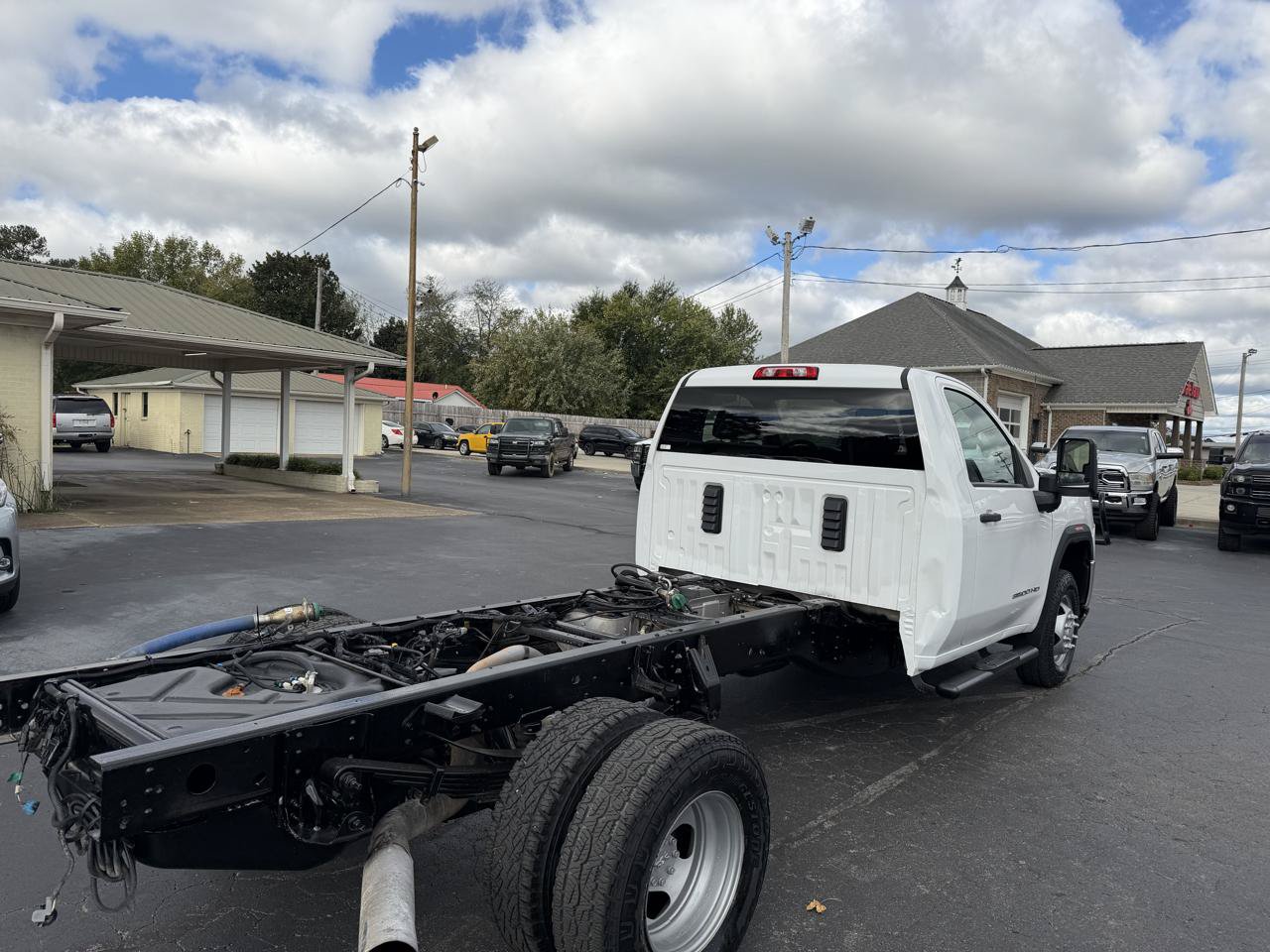 Used 2022 GMC Sierra 3500 Pro w/ Convenience Package AWD/4WD image 5