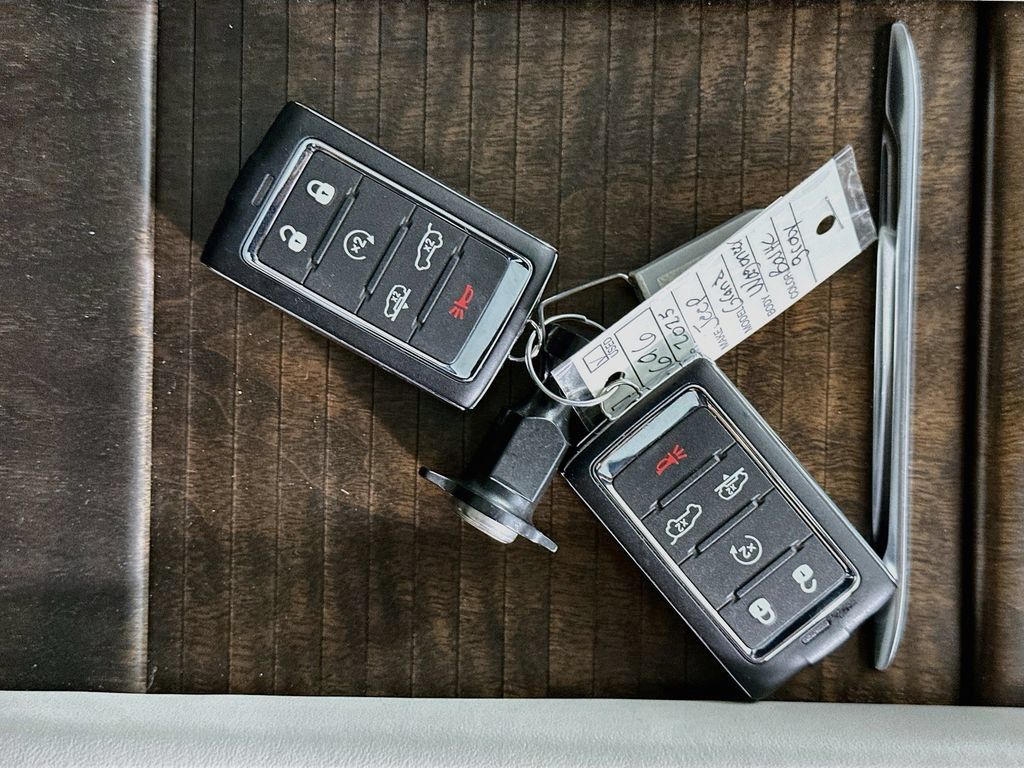 Used 2025 Jeep Grand Wagoneer 4WD w/ 8-Passenger Seating Package image 35