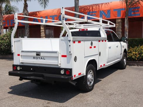 Used 2021 RAM 3500 Big Horn image 10