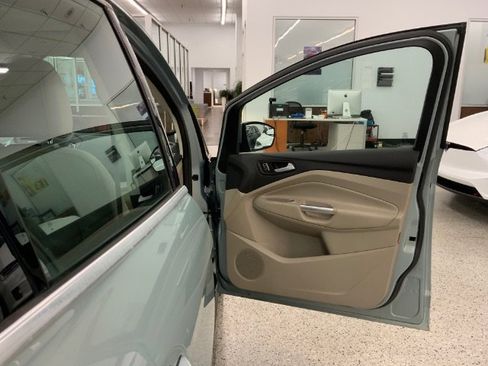 Used 2013 Ford C-MAX SEL image 31