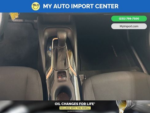 Used 2021 Toyota Corolla LE w/ Carpet Mat Package (TMS) image 22