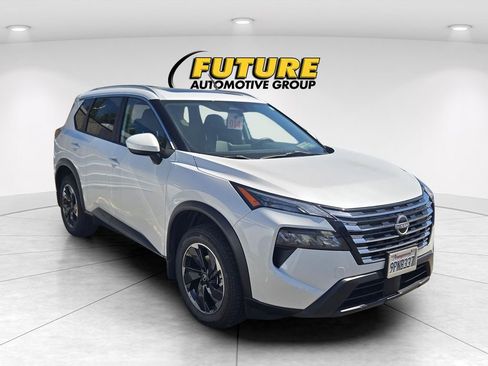 Used 2024 Nissan Rogue SV w/ SV Premium Package AWD/4WD image 1