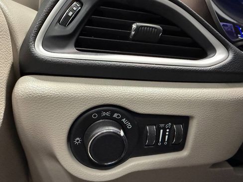 Used 2023 Chrysler Voyager LX FWD image 24