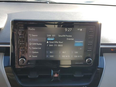 Used 2021 Toyota Corolla LE image 23