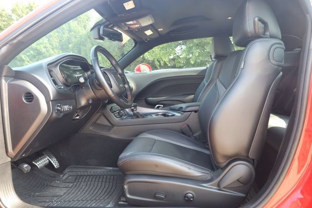 Used 2023 Dodge Challenger SXT w/ Plus Package RWD image 17