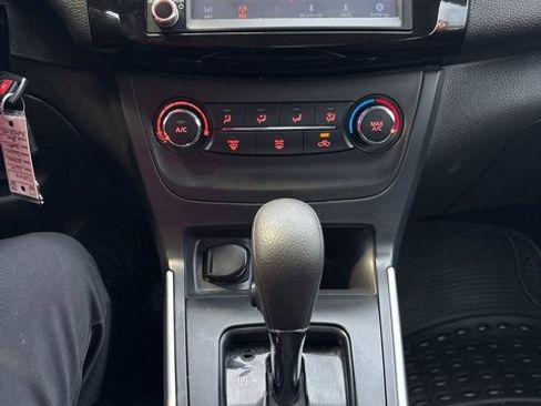 Certified 2019 Nissan Sentra S image 9