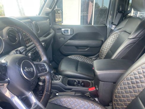 Used 2023 Jeep Wrangler Unlimited Sahara AWD/4WD image 36