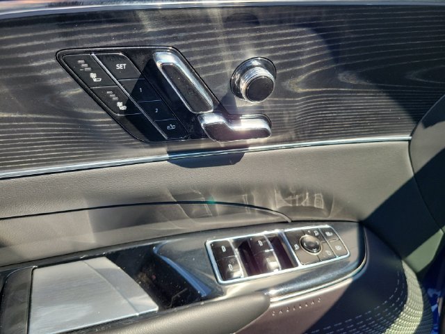Used 2024 Cadillac Lyriq Sport AWD/4WD image 25