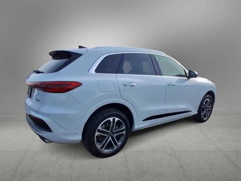 Certified 2025 Audi Q5 Premium w/ Convenience Package image 8