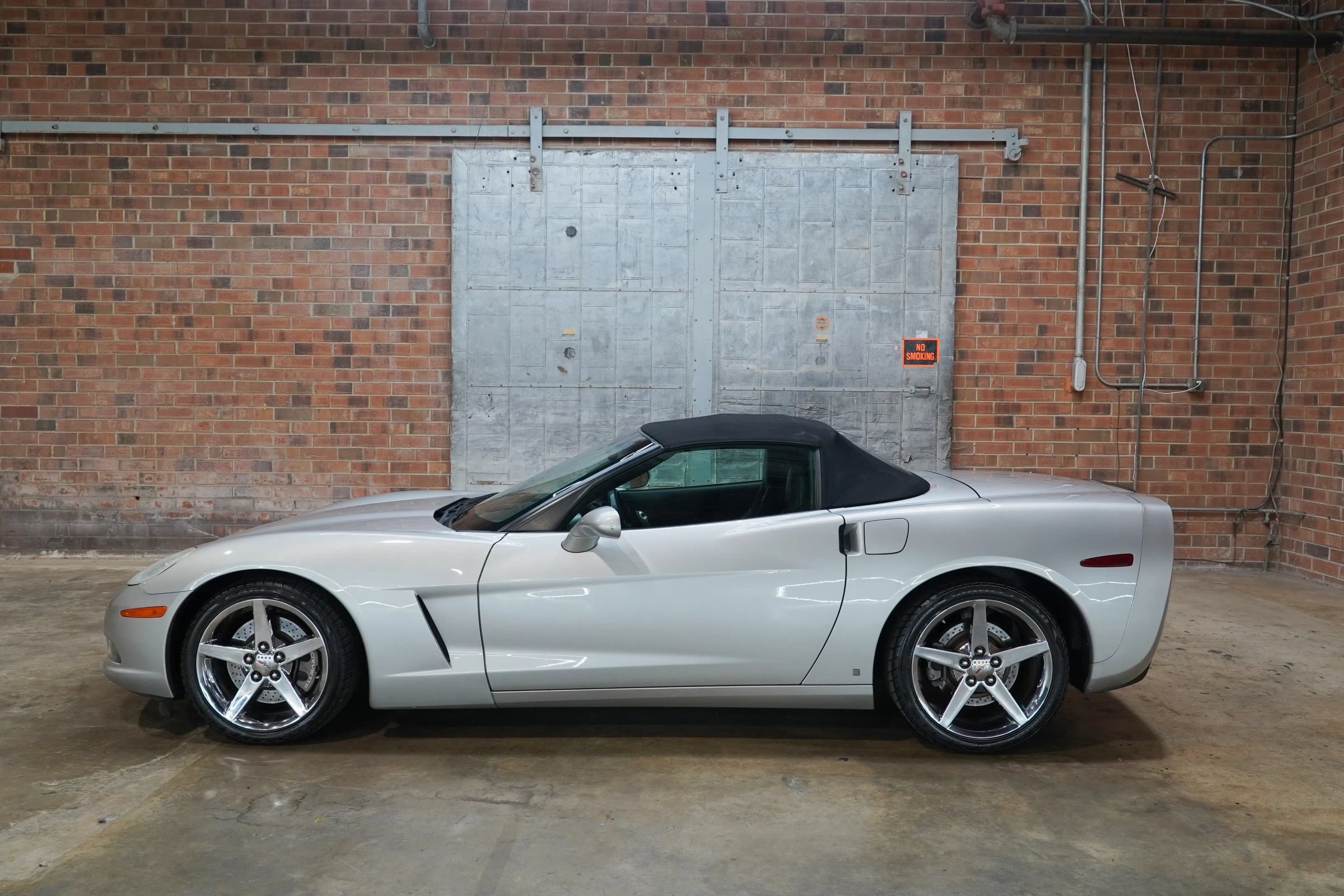 Used 2006 Chevrolet Corvette Coupe w/ Preferred Equipment Group RWD image 1