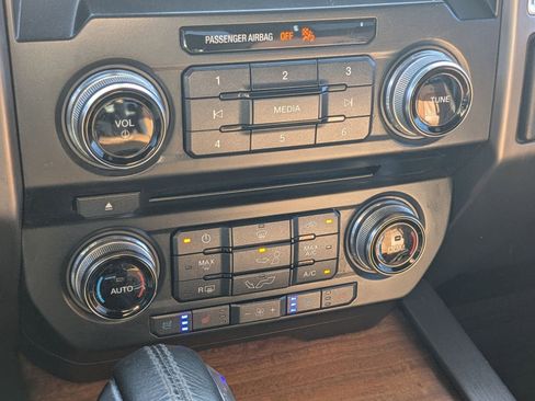 Used 2016 Ford F150 Limited w/ Trailer Tow Package image 23