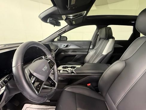 Used 2024 Cadillac Lyriq Tech AWD/4WD image 17