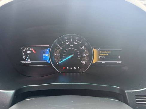 Used 2017 Ford Explorer XLT w/ Equipment Group 202A AWD/4WD image 14