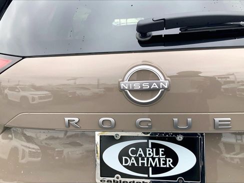 Used 2024 Nissan Rogue Platinum w/ Platinum Premium Package image 29