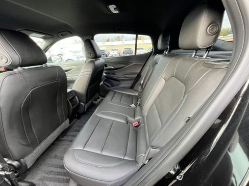 Used 2025 Buick Envista Sport Touring image 23