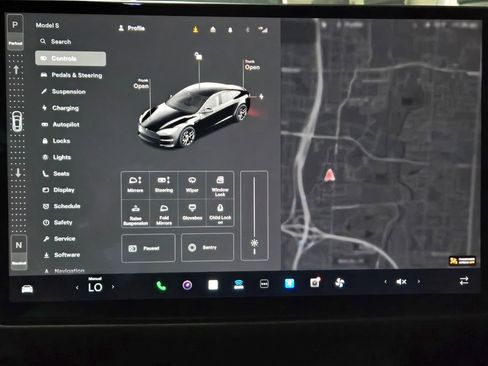 Used 2021 Tesla Model S Plaid image 24