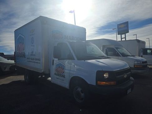 Used 2009 Chevrolet Express 3500 image 2
