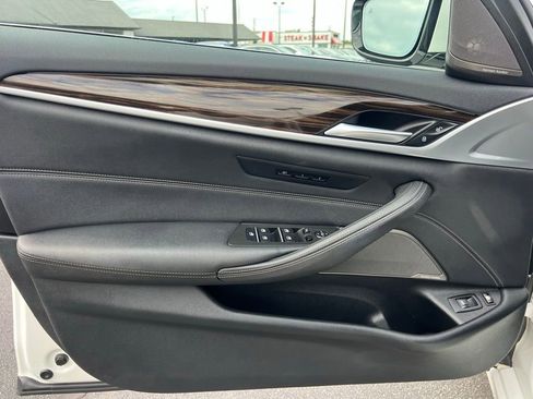 Used 2023 BMW 530e xDrive 530e iPerformance image 33