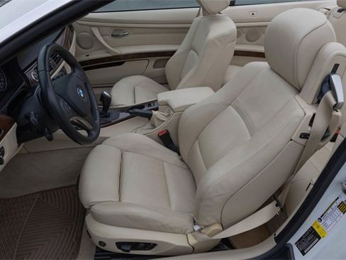 Used 2007 BMW 328i Convertible image 15