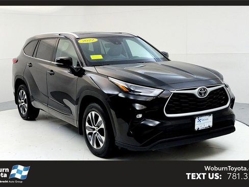 Certified 2022 Toyota Highlander XLE image 1