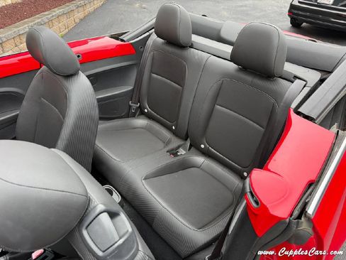 Used 2014 Volkswagen Beetle 1.8T FWD image 7
