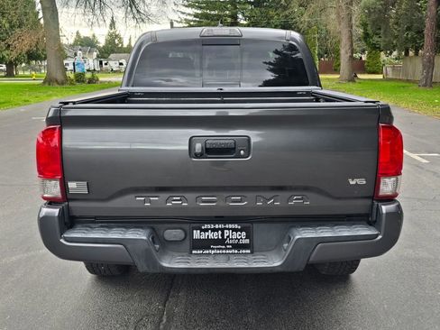 Used 2017 Toyota Tacoma SR5 image 5