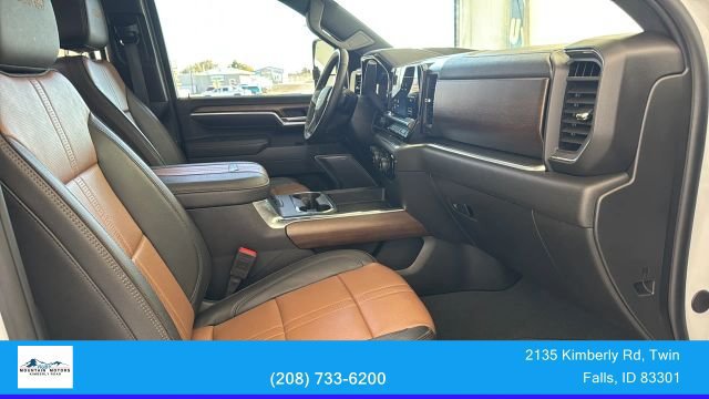 Used 2025 Chevrolet Silverado 3500 High Country w/ Technology Package AWD/4WD image 29