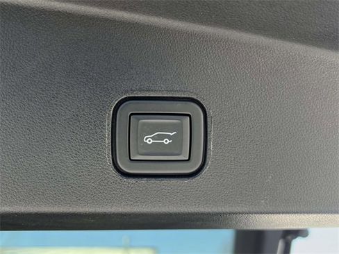 Used 2024 Cadillac Lyriq Tech image 9