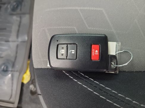 Used 2022 Toyota Tacoma TRD Off-Road w/ Technology Package image 28