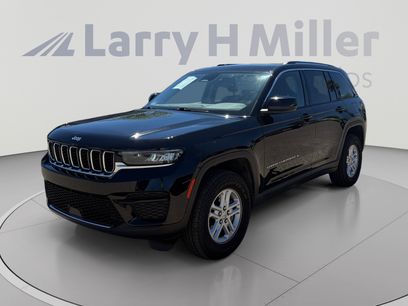 Used 2023 Jeep Grand Cherokee Laredo w/ Trailer Tow Prep Group (B)