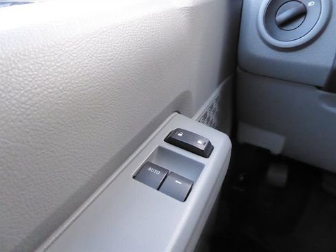 Used 2013 Ford E-350 and Econoline 350 XL image 14