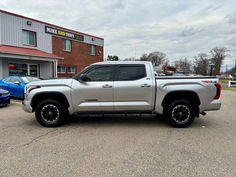 Used 2022 Toyota Tundra SR5 w/ TRD Off-Road Package image 5