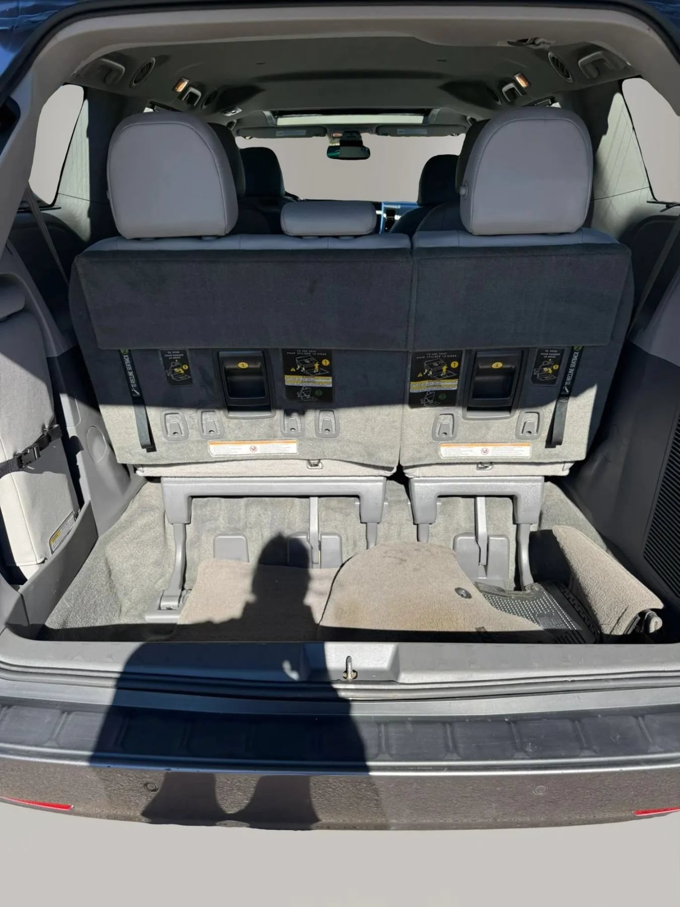Used 2018 Toyota Sienna XLE w/ XLE Navigation Package FWD image 21
